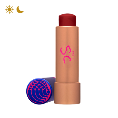 The Tinted Lip Balm Shade 3 de Augustinus Bader, nutre e hidrata tus labios. En colaboración con Sofia Copola