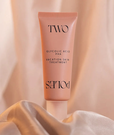 Two Poles Vacation Skin Treatment exfoliante facial con ácido glicólico. Tratamiento exfoliante para el rostro.